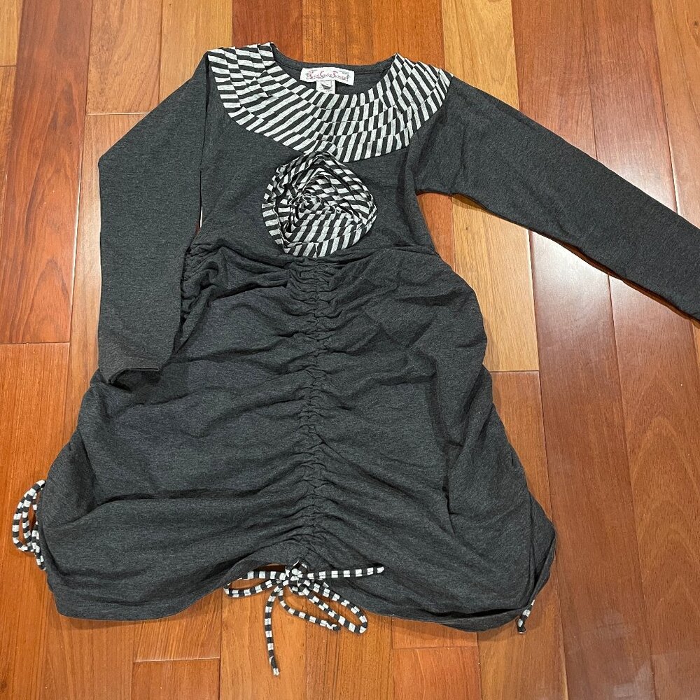 KidCuteTure 3D Rosette dress size 10 EUC